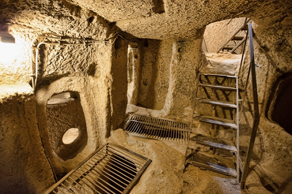 Cu Chi Tunnels