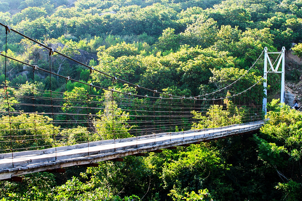 Trekking in Nui Chua