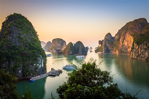 Ha Long Bay 