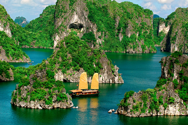 Ha Long Bay 