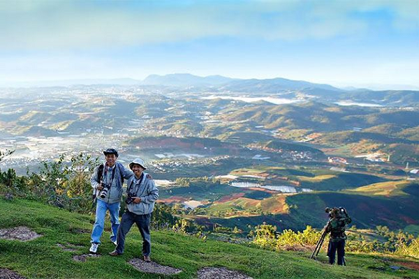 Tour trekking chinh phục đỉnh LangBiang